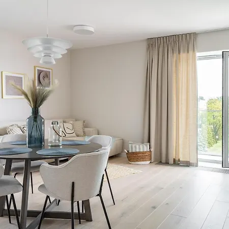 Apartment Yacht Park With Sea View By Lion *