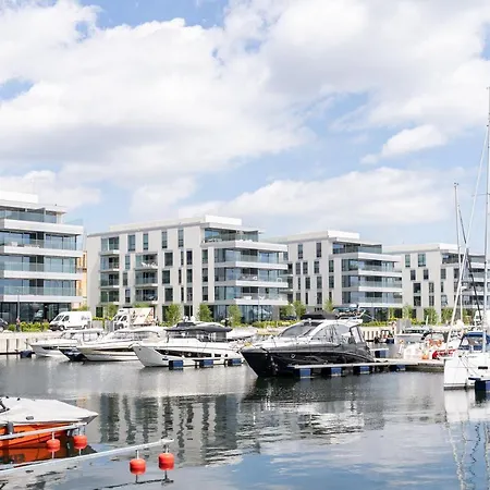 Apartment Yacht Park With Sea View By Lion *